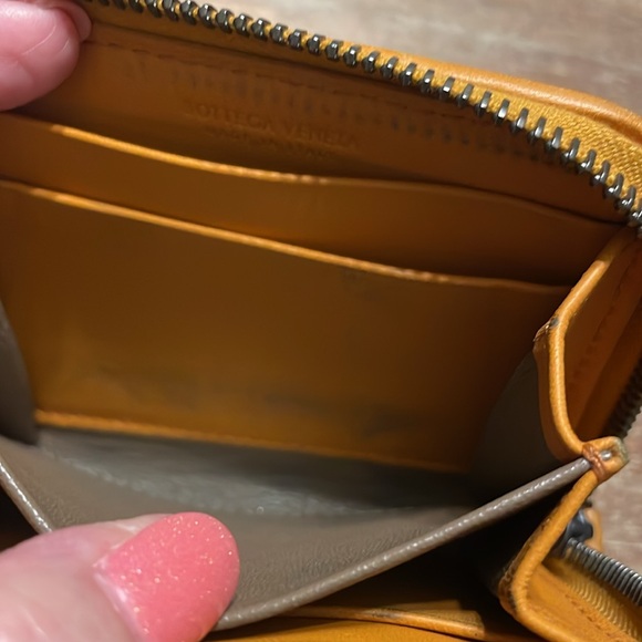 Bottega Veneta Zippy Compact Wallet - Picture 11 of 12